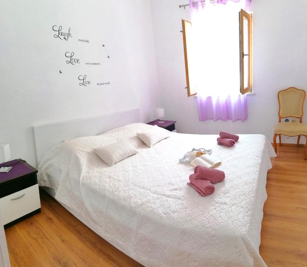 Holiday Home Blue Dream Putnikovic ภายนอก รูปภาพ