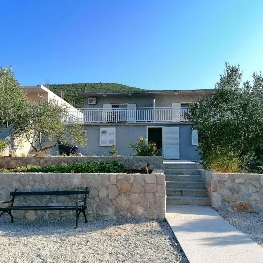 Holiday Home Blue Dream Putnikovic ภายนอก รูปภาพ
